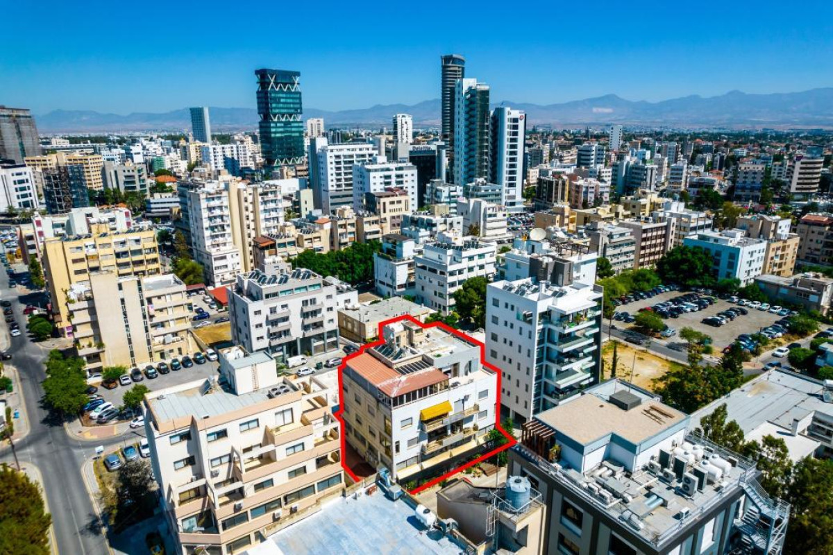 Mixed-Use Building in Agioi Omologites, Nicosia