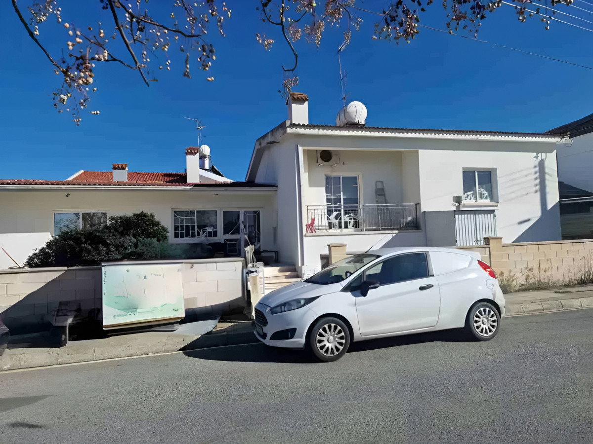 Six Bedroom House in Pera Chorio Nisou, Nicosia