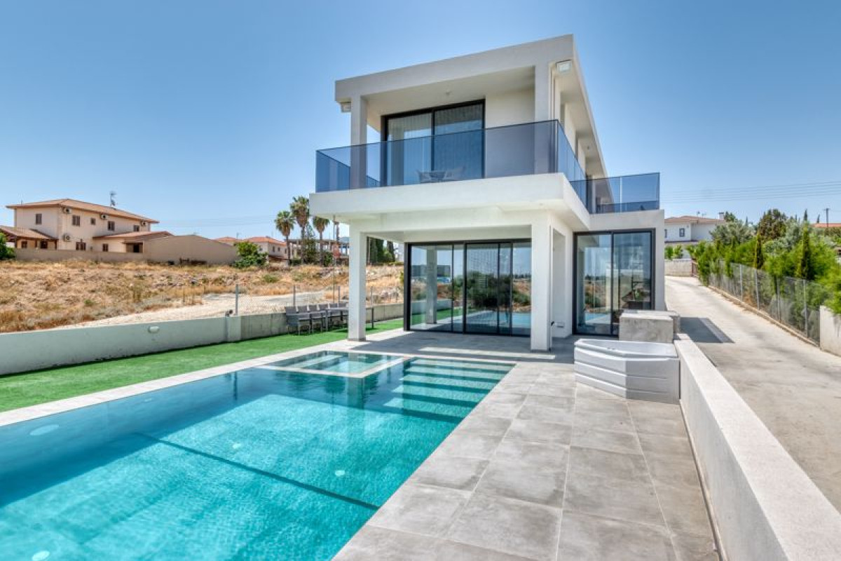 Four Bedroom Villa in Aradippou, Larnaca