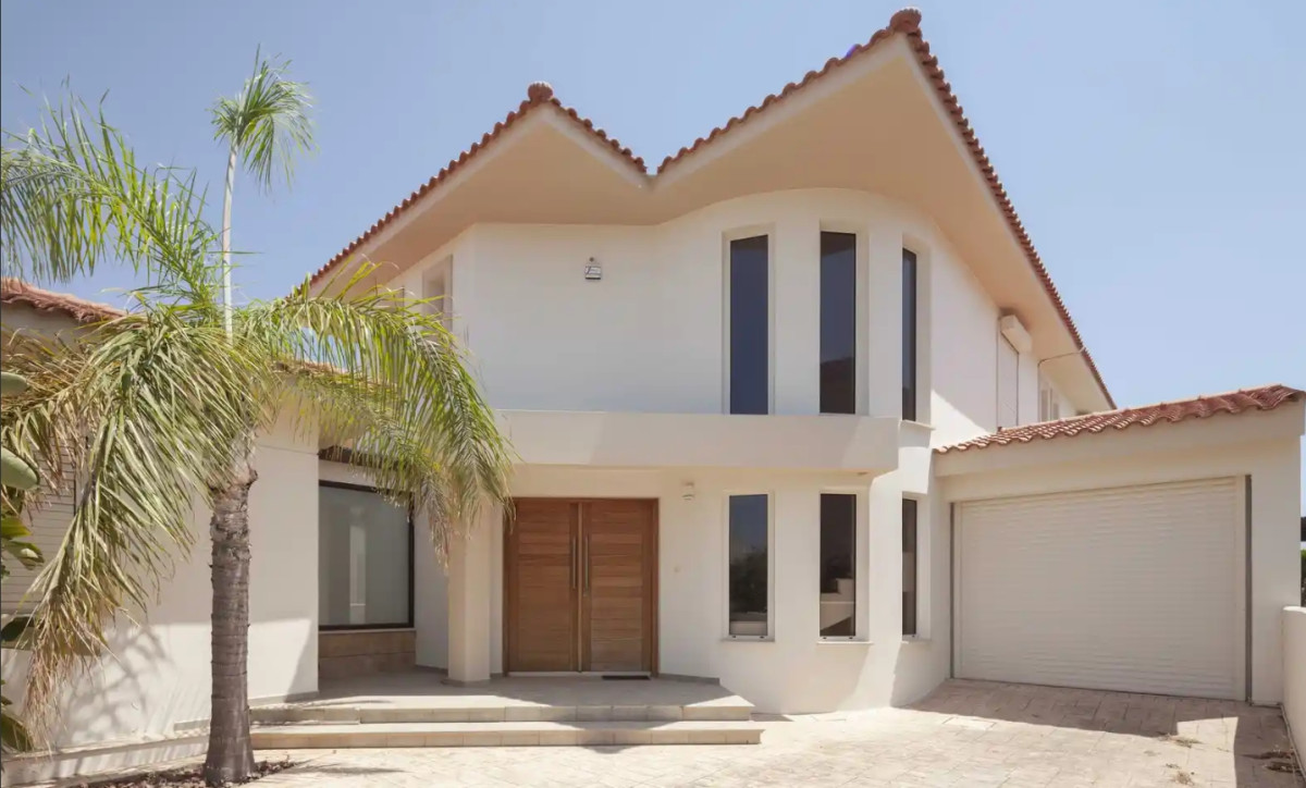 Beachfront Five-Bedroom Villa in Pervolia, Larnaca