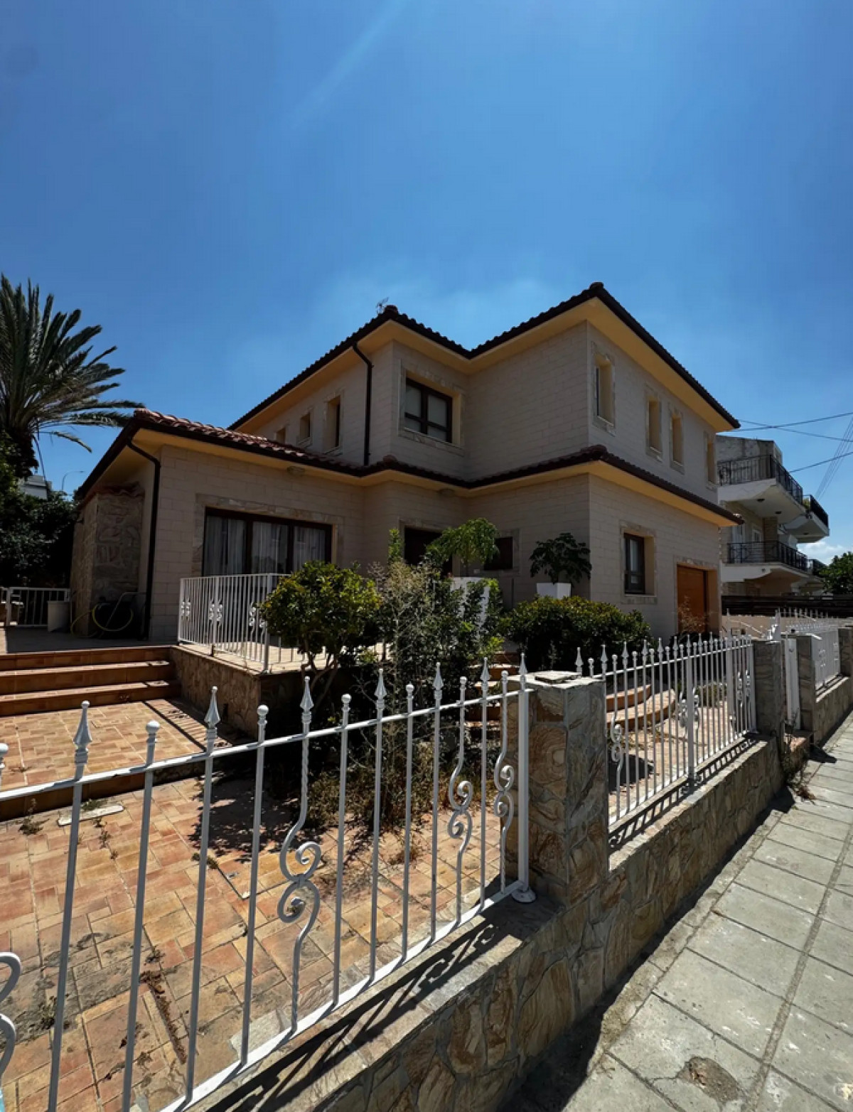 Six Bedroom House in Latsia, Nicosia
