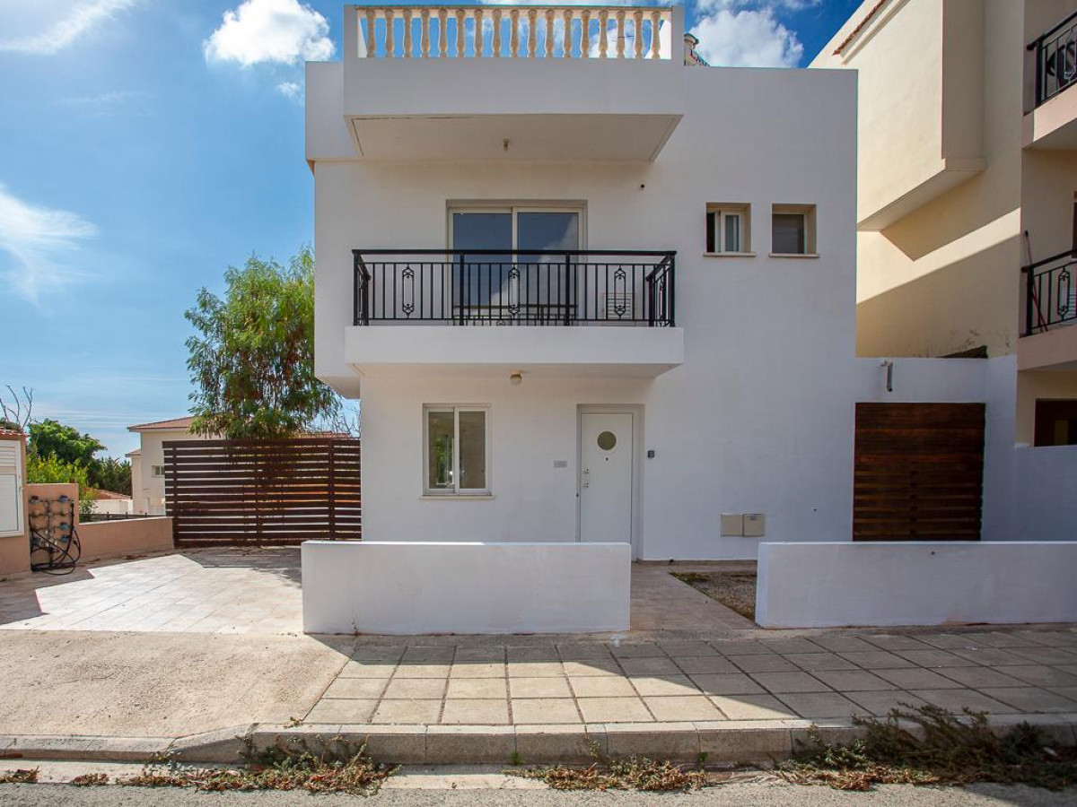 Three Bedroom Semi-Detached House in Pegeia, Paphos