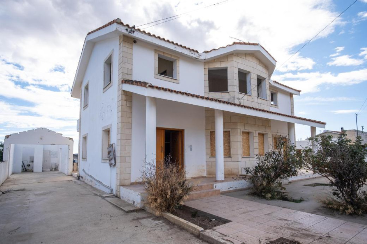 Two-Storey House and Workshop in Skarinou, Larnaca
