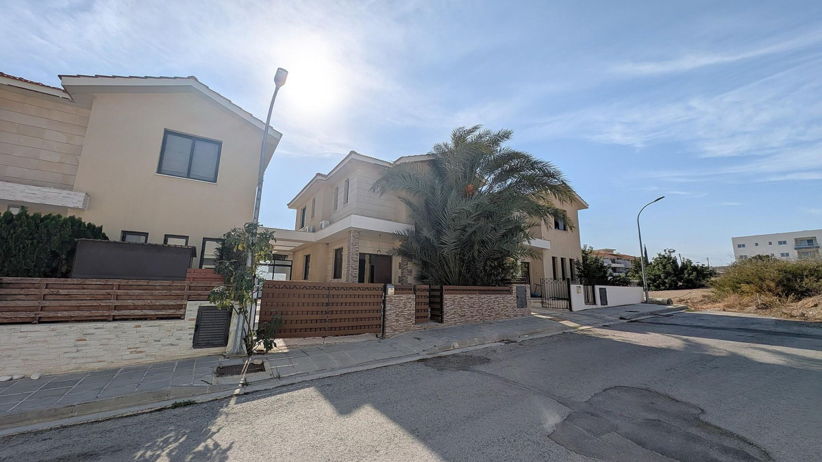Three Bedroom House with Swimming Pool in Oroklini, Larnaca