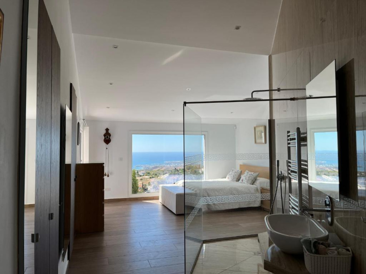 Four Bedroom Villa in Tala, Paphos