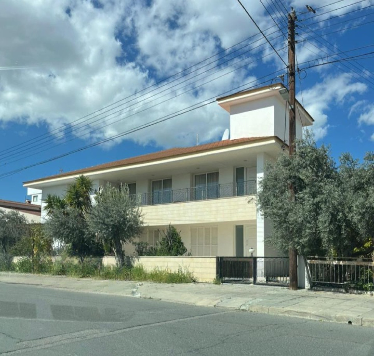 Eight Bedroom House in Aglantzia, Nicosia