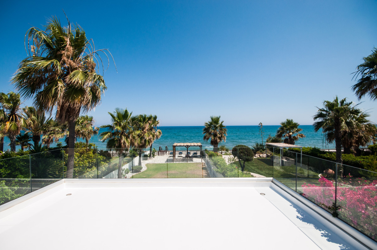 Beachfront Four Bedroom Villa in Meneou, Larnaca