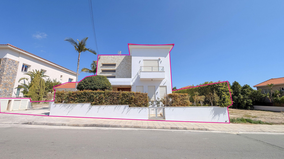 Four Bedroom House with Basement in Agios Athanasios, Limassol