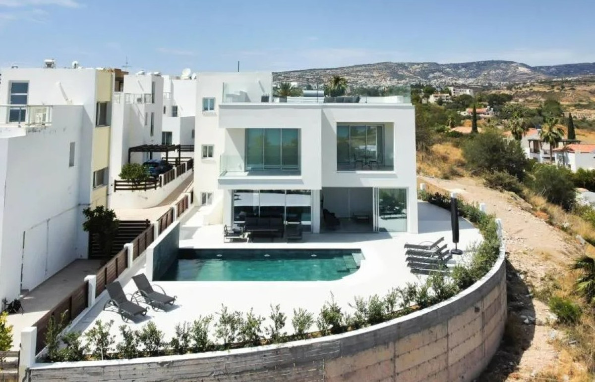 Eight Bedroom Villa in Pegeia, Paphos