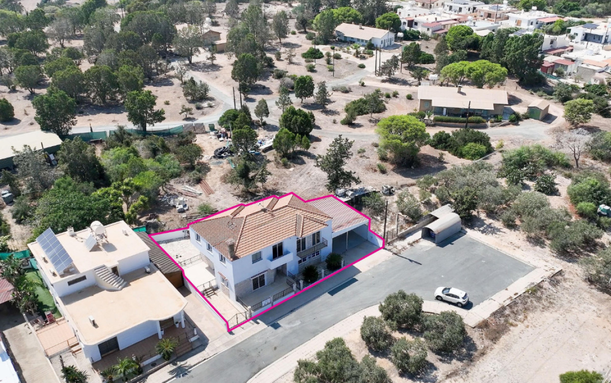 Three-bedroom House in Ormideia, Larnaca