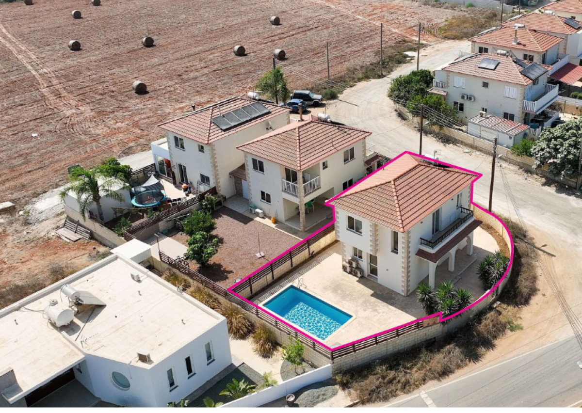 Two-bedroom house with swimming pool in Xylofagou, Larnaca