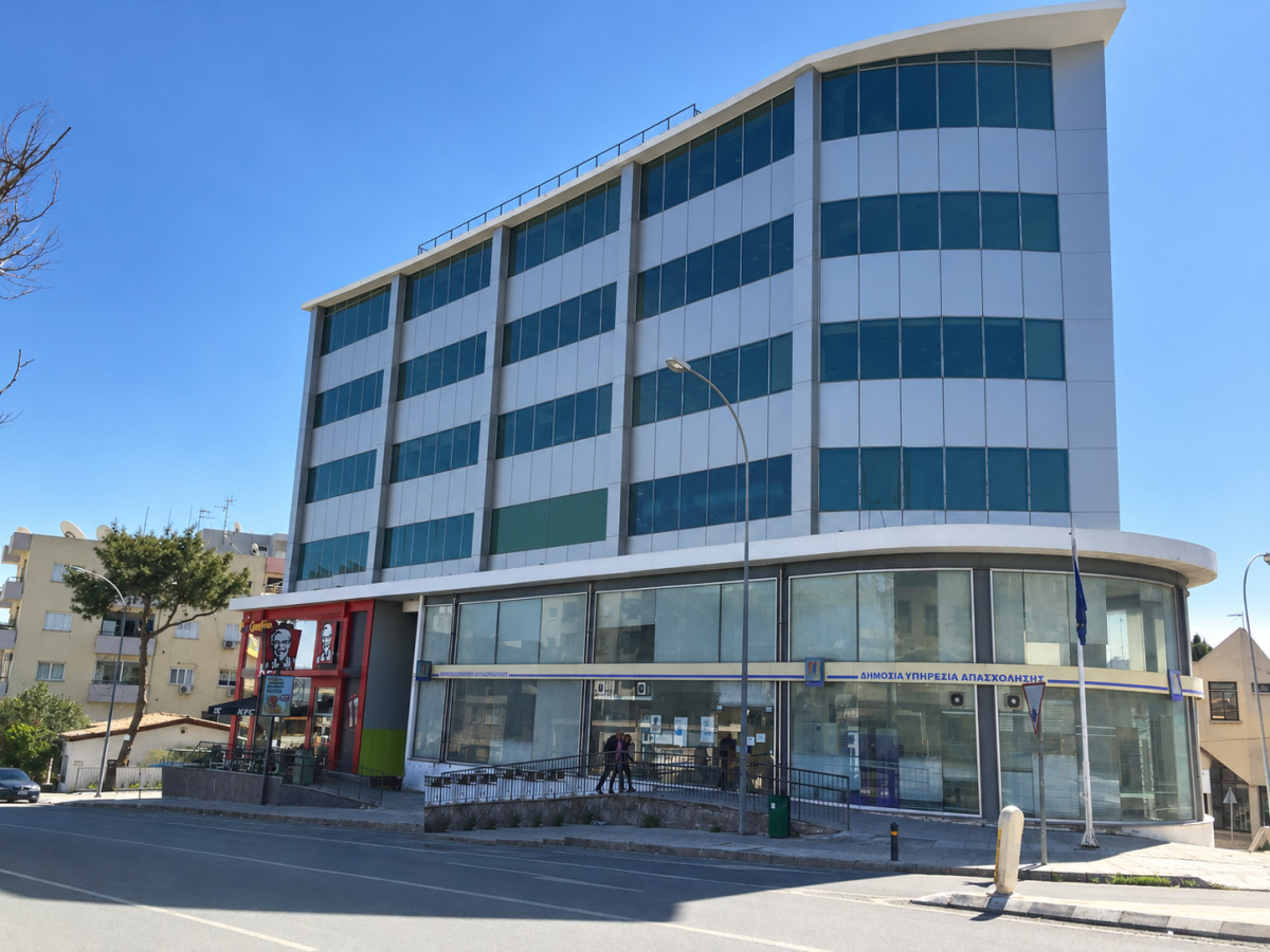 Premium top-floor corporate office in Aglantzia